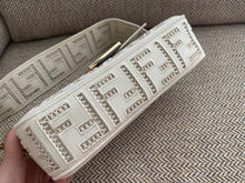Load image into Gallery viewer, Fendi Baguette Bag