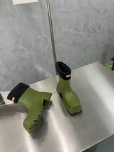 Load image into Gallery viewer, Balenciaga Trooper Boots