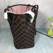 Load image into Gallery viewer, Louis Vuitton Neverfull MM Tote Bag - LUXURY KLOZETT