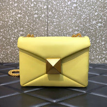 Load image into Gallery viewer, Valentino One Stud Bag With Chain