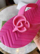 Load image into Gallery viewer, Gucci Chevron Thong Sandal