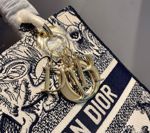 Load image into Gallery viewer, Christian Dior Medium Lady D Lite Bag