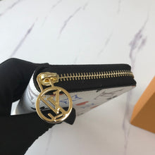 Load image into Gallery viewer, Louis Vuitton Game On Zippy Wallet