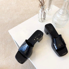 Load image into Gallery viewer, Gucci Rubber Slide Sandal - LUXURY KLOZETT