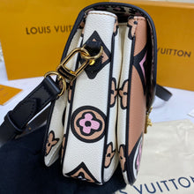 Load image into Gallery viewer, Louis Vuitton Pochette Metis Bag