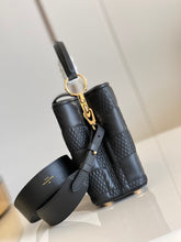 Load image into Gallery viewer, Louis Vuitton Capucines BB Bag