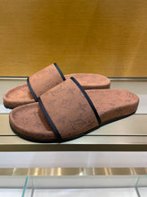 Load image into Gallery viewer, Louis Vuitton Men Slides
