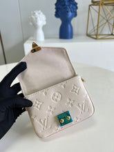 Load image into Gallery viewer, Louis Vuitton Micro Metis Bag