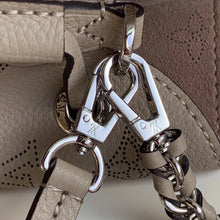 Load image into Gallery viewer, Louis Vuitton Bella Bag