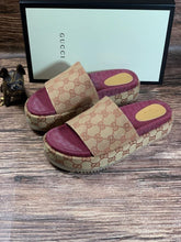 Load image into Gallery viewer, Gucci GG slide Sandal - LUXURY KLOZETT