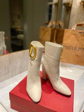 Load image into Gallery viewer, Valentino Boots