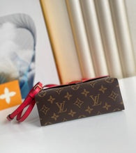 Load image into Gallery viewer, Louis Vuitton Locky BB Bag