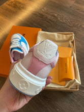 Load image into Gallery viewer, Louis Vuitton Time Out Sneakers