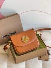 Load image into Gallery viewer, Burberry Elizabeth Medium Bag