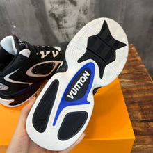 Load image into Gallery viewer, Louis Vuitton Trainer 2 Sneakers