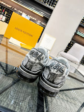 Load image into Gallery viewer, Louis Vuitton Trainer Sneakers