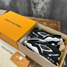 Load image into Gallery viewer, Louis Vuitton Trainer 2 Sneakers