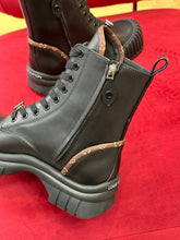 Load image into Gallery viewer, Louis Vuitton Ruby Flat Ranger Boots