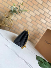Load image into Gallery viewer, Louis Vuitton Vavin BB Bag