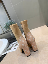 Load image into Gallery viewer, Louis Vuitton Boots
