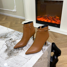Load image into Gallery viewer, Louis Vuitton Signature Ankle Boot