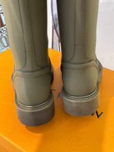 Load image into Gallery viewer, Louis Vuitton Territory high Boots