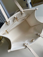 Load image into Gallery viewer, Louis Vuitton OnTheGo MM Bag - LUXURY KLOZET