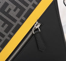Load image into Gallery viewer, Fendi Messenger Bag