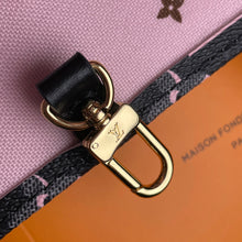 Load image into Gallery viewer, Louis Vuitton OnTheGo MM Bag