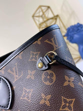 Load image into Gallery viewer, Louis Vuitton Neverfull MM Tote Bag - LUXURY KLOZETT