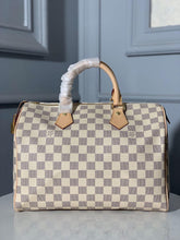 Load image into Gallery viewer, Louis Vuitton Speedy Bag 30 - LUXURY KLOZETT