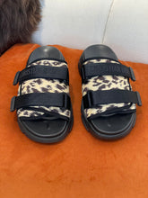 Load image into Gallery viewer, Christian Dior D Wander Slides