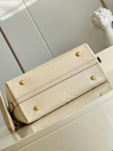 Load image into Gallery viewer, Louis Vuitton Carryall PM Bag