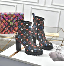 Load image into Gallery viewer, Louis Vuitton Boots