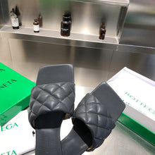 Load image into Gallery viewer, Bottega Veneta Lido Sandals