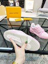 Load image into Gallery viewer, Louis Vuitton Trainer Sneakers