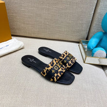 Load image into Gallery viewer, Louis Vuitton Revival Mule