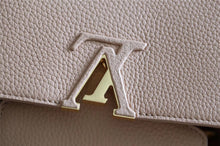 Load image into Gallery viewer, Louis Vuitton Capucines MM Bag