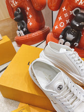 Load image into Gallery viewer, Louis Vuitton  Squad Sneaker