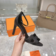 Load image into Gallery viewer, Hermes premiere 70 Heels