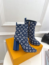 Load image into Gallery viewer, Louis Vuitton Silhouette Ankle Boots