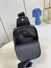 Load image into Gallery viewer, Louis Vuitton Avenue Sling Bag