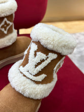 Load image into Gallery viewer, Louis Vuitton Snow DropFlat Ankle Boots