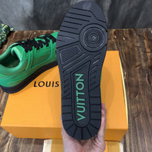 Load image into Gallery viewer, Louis Vuitton Trainer Sneakers