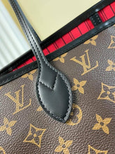 Load image into Gallery viewer, Louis Vuitton Neverfull MM Tote Bag - LUXURY KLOZETT