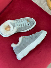 Load image into Gallery viewer, Louis Vuitton Time Out Sneakers