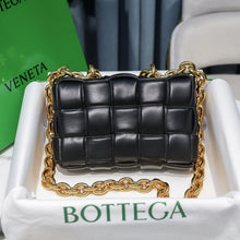 Load image into Gallery viewer, Bottega Veneta Chain Cassette Bag