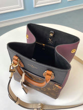 Load image into Gallery viewer, Louis Vuitton Fold Tote PM - LUXURY KLOZETT