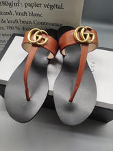 Load image into Gallery viewer, Gucci Leather Thong Sandal - LUXURY KLOZETT