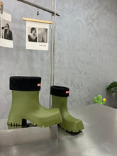 Load image into Gallery viewer, Balenciaga Trooper Boots